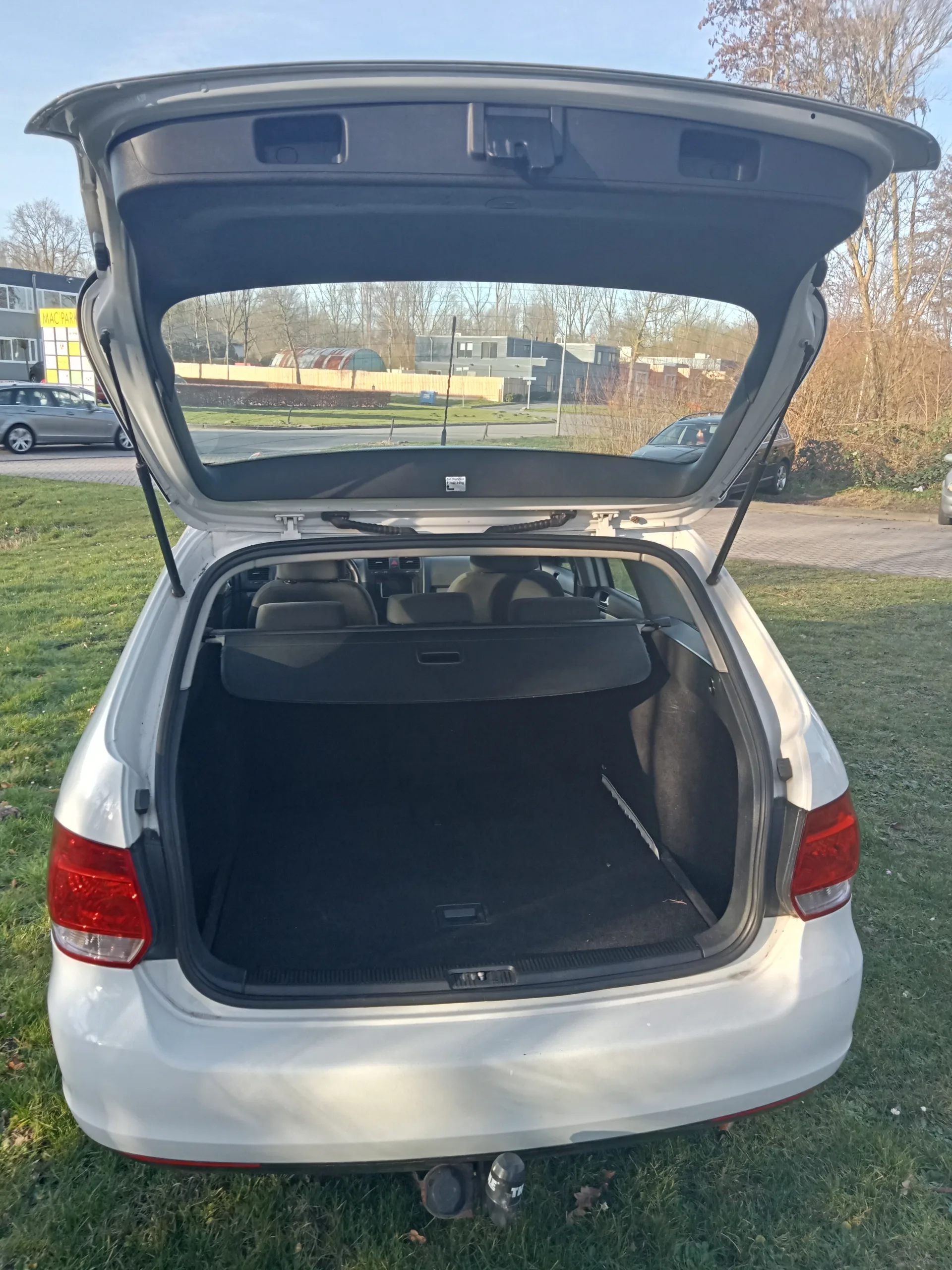 VOLKSWAGEN GOLF - Image 12